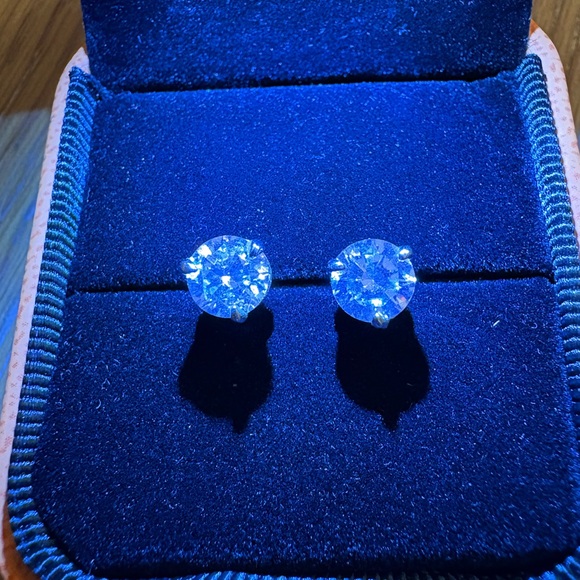 Melinda Maria Not Your Basic 6mm Studs - Picture 6 of 6